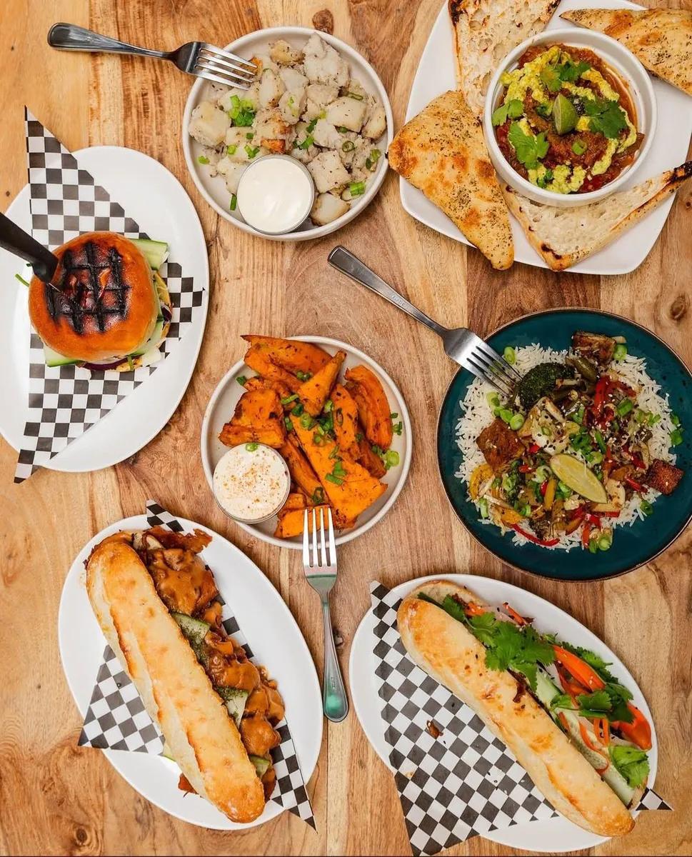 Lola Rosa — Montréal (1)